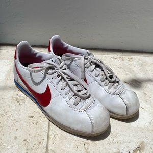 Nike Women's Classic Cortez Leather Running Shoes